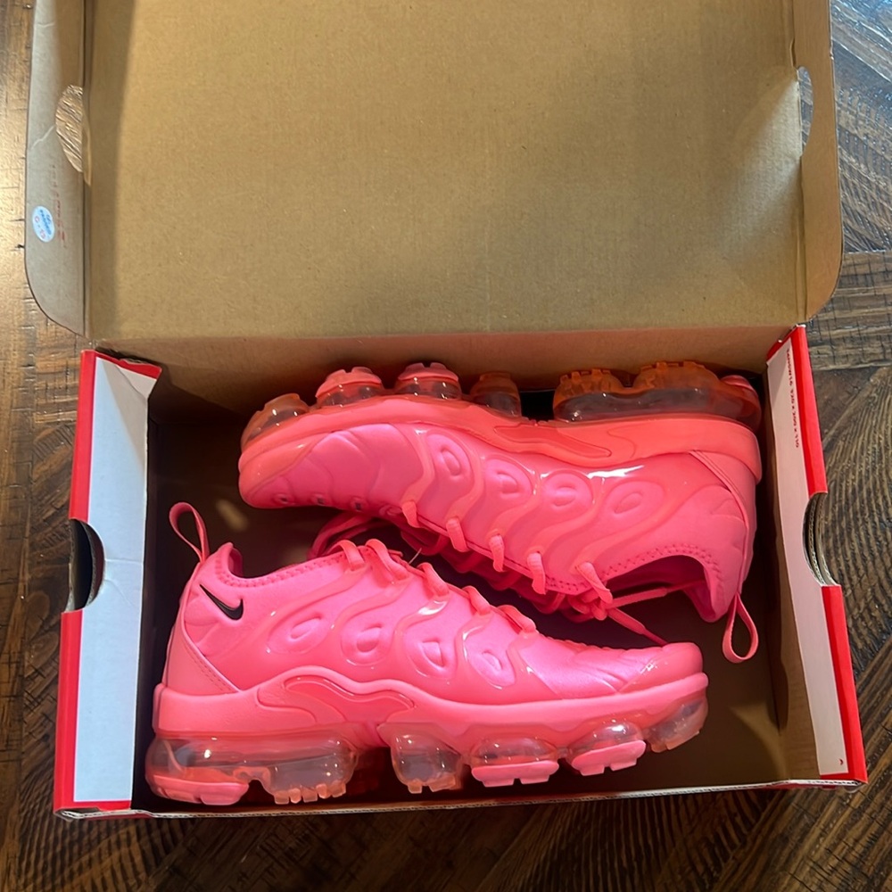 **RARE** Air Vapor Max Plus - Sunset pulse